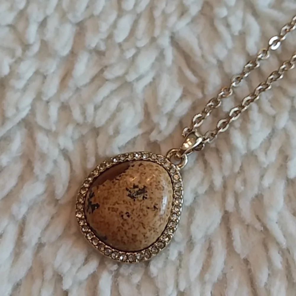 White House Black Market gold brown necklace